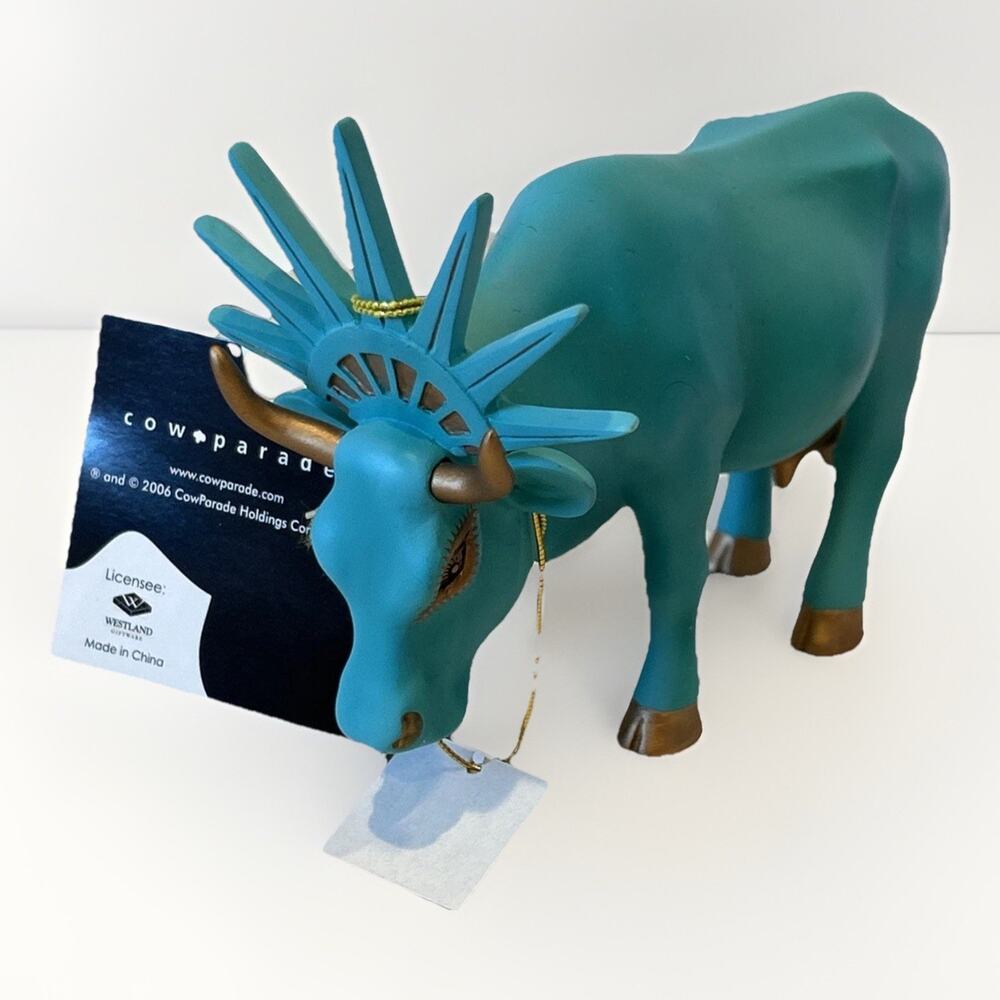 Cow Parade "Liberty Cow" Resin Figurine #7727 Year 2006